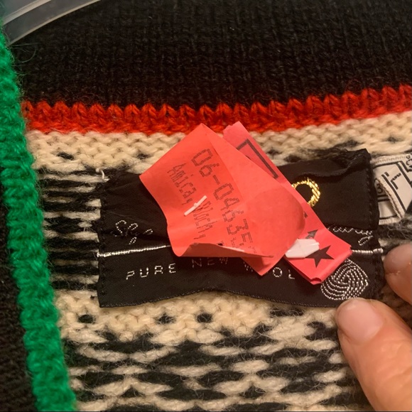 Vintage Figgjo Norwegian Fair Isle Wool Sweater, Rosebud Trim - Picture 7 of 11